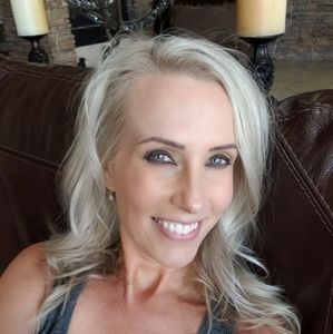 Meet your Posher, Kelli